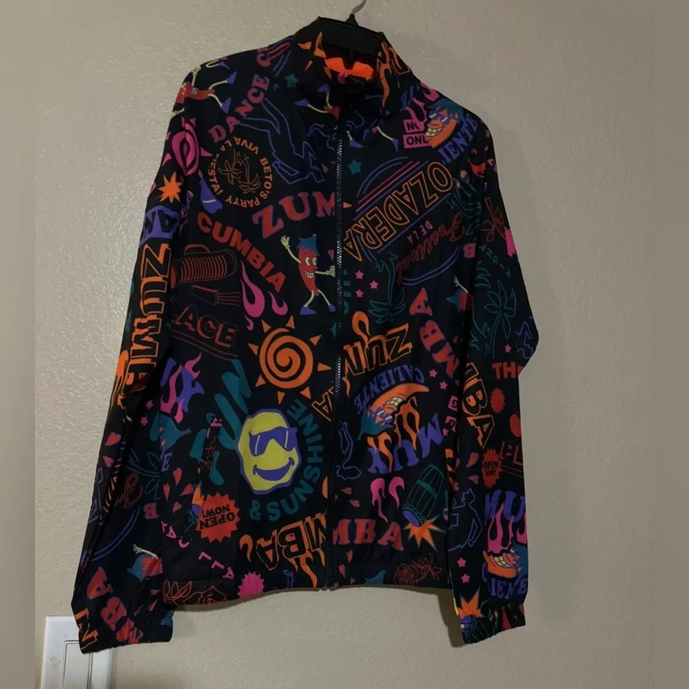 ZUMBA WEAR UNISEX FUN&SUNSHINE HIGH NECK ZIP-UP JACKET - Picture 2 of 6